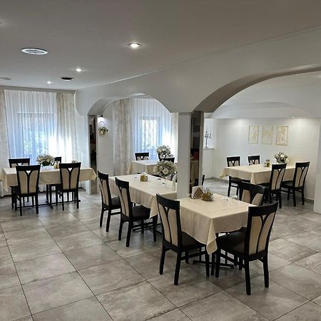 Golden Golem Hotel & Spa Prague Ngoại thất bức ảnh