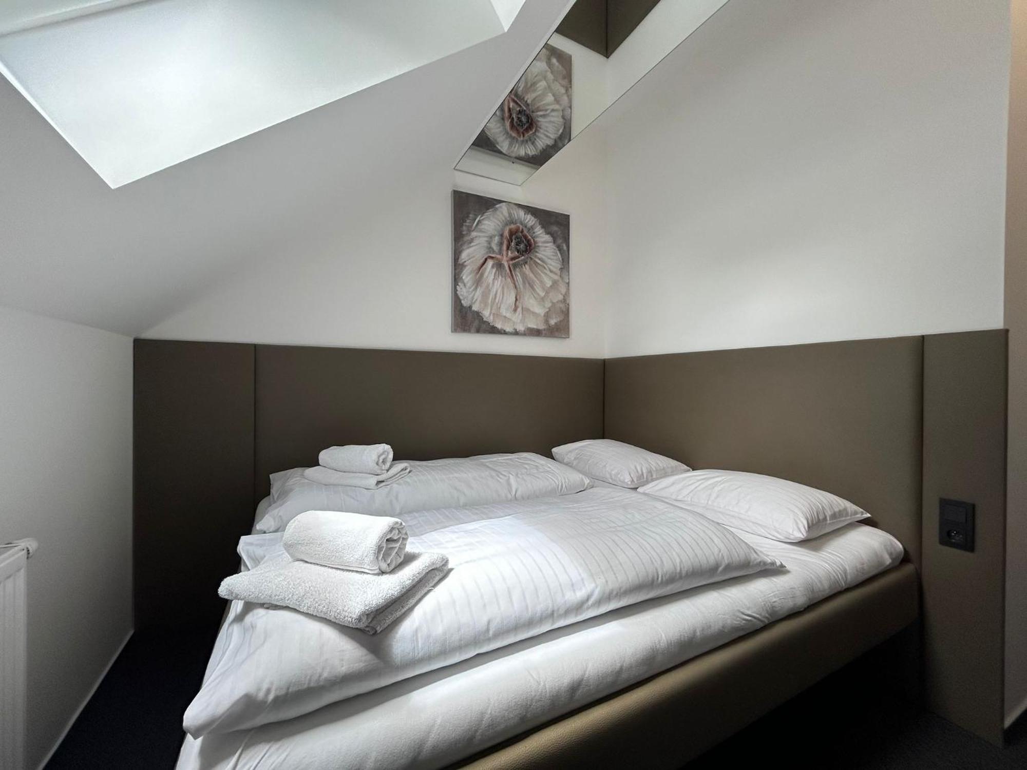 Golden Golem Hotel & Spa Prague Ngoại thất bức ảnh