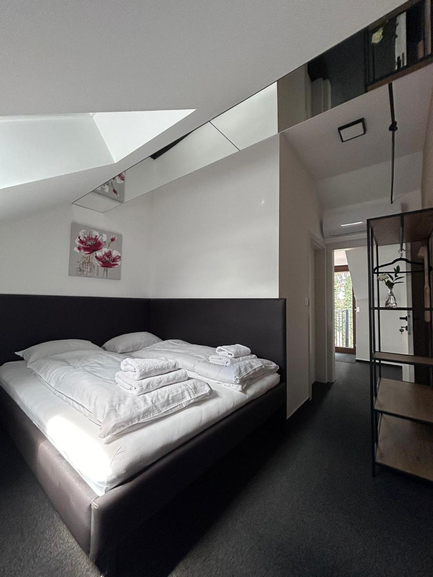 Golden Golem Hotel & Spa Prague Ngoại thất bức ảnh