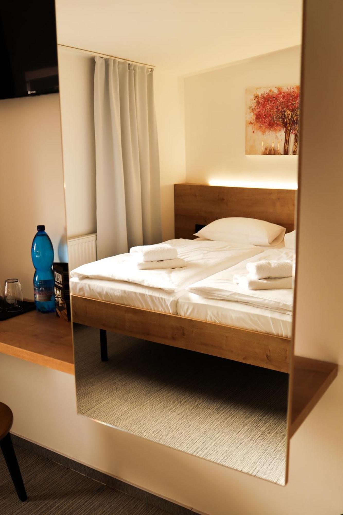 Golden Golem Hotel & Spa Prague Ngoại thất bức ảnh