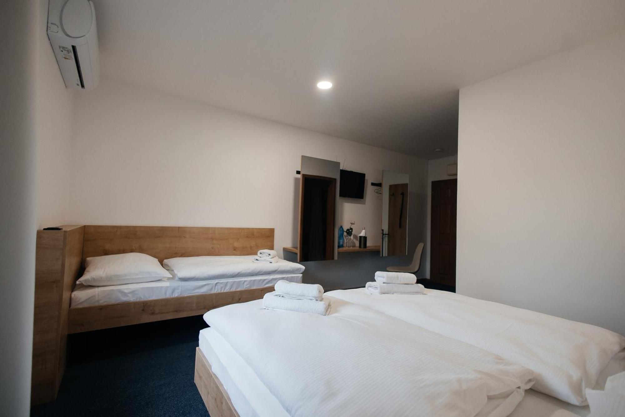 Golden Golem Hotel & Spa Prague Ngoại thất bức ảnh