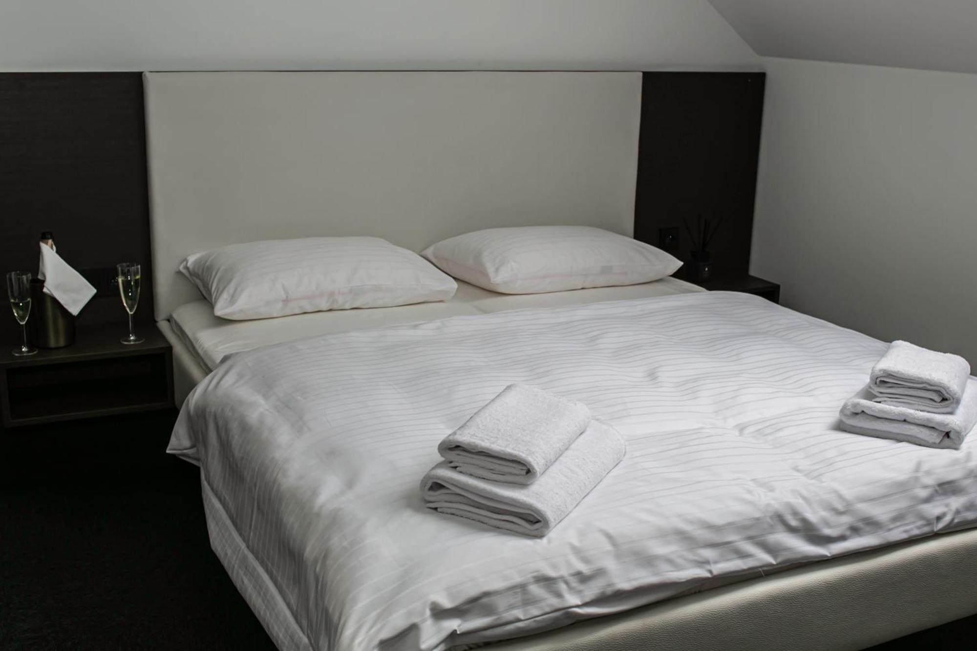 Golden Golem Hotel & Spa Prague Ngoại thất bức ảnh