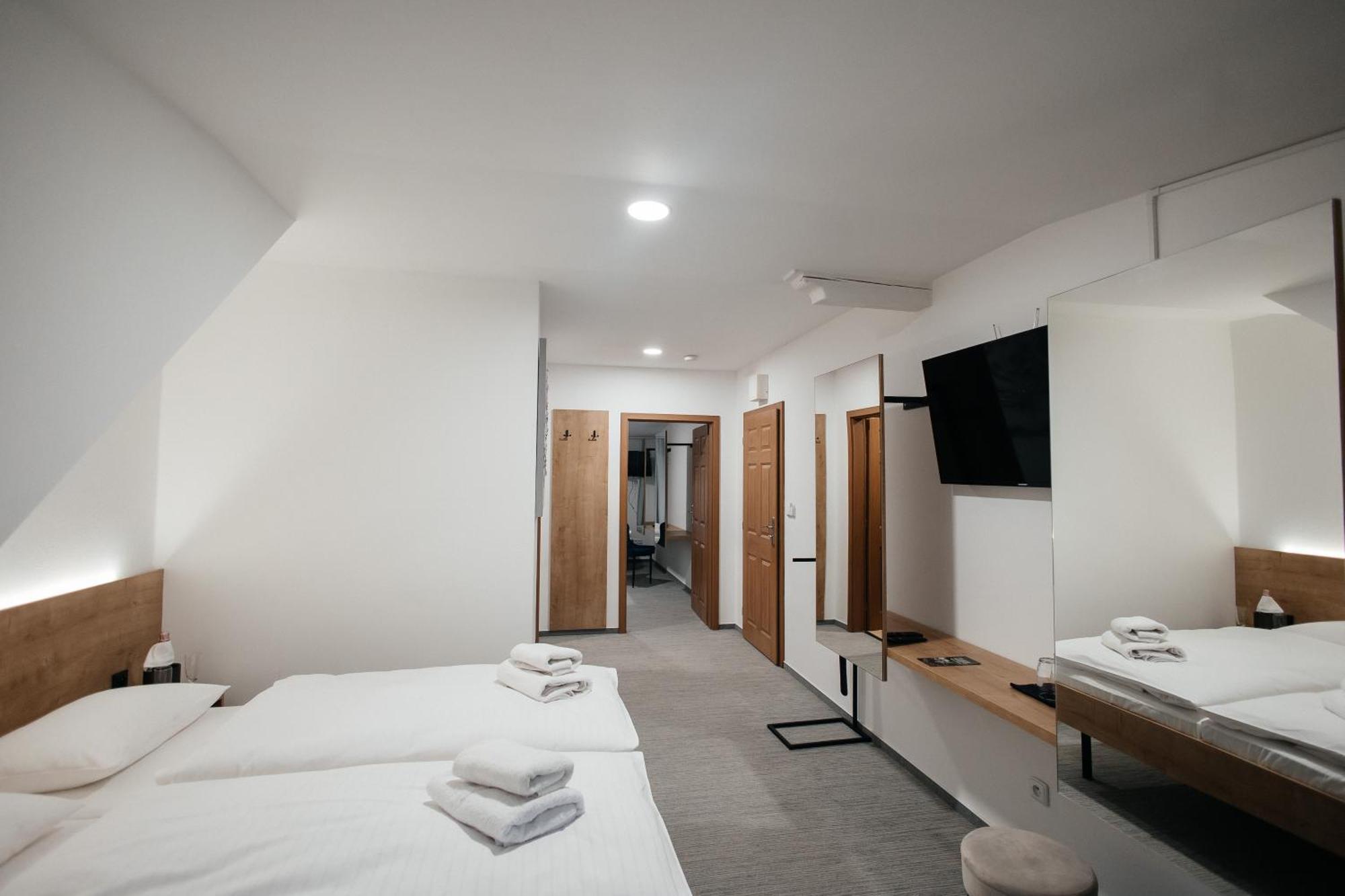 Golden Golem Hotel & Spa Prague Ngoại thất bức ảnh