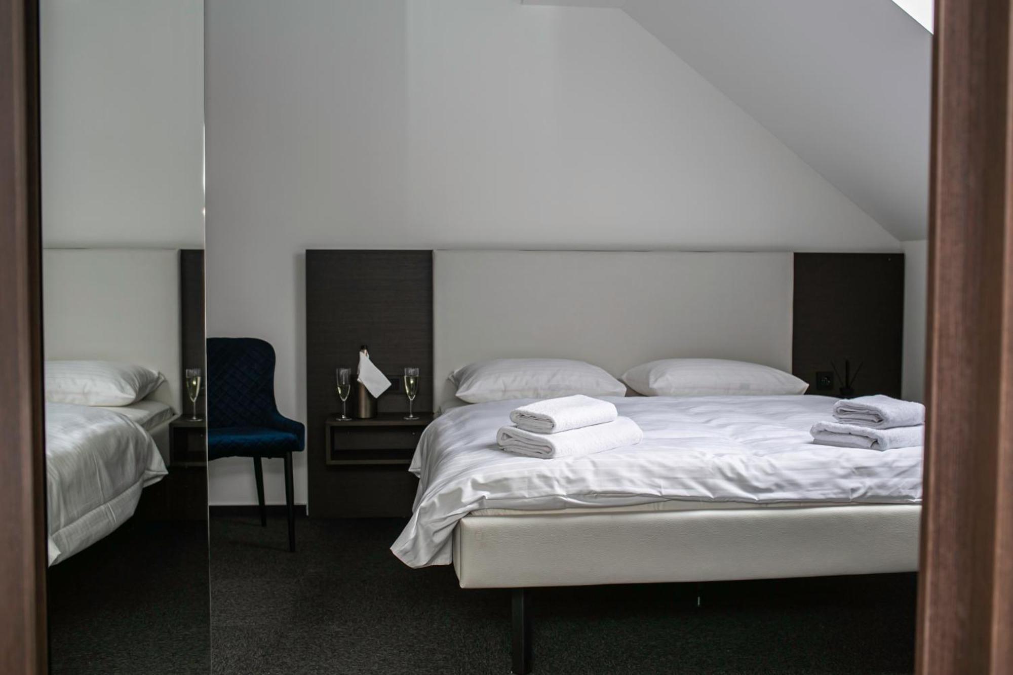 Golden Golem Hotel & Spa Prague Ngoại thất bức ảnh