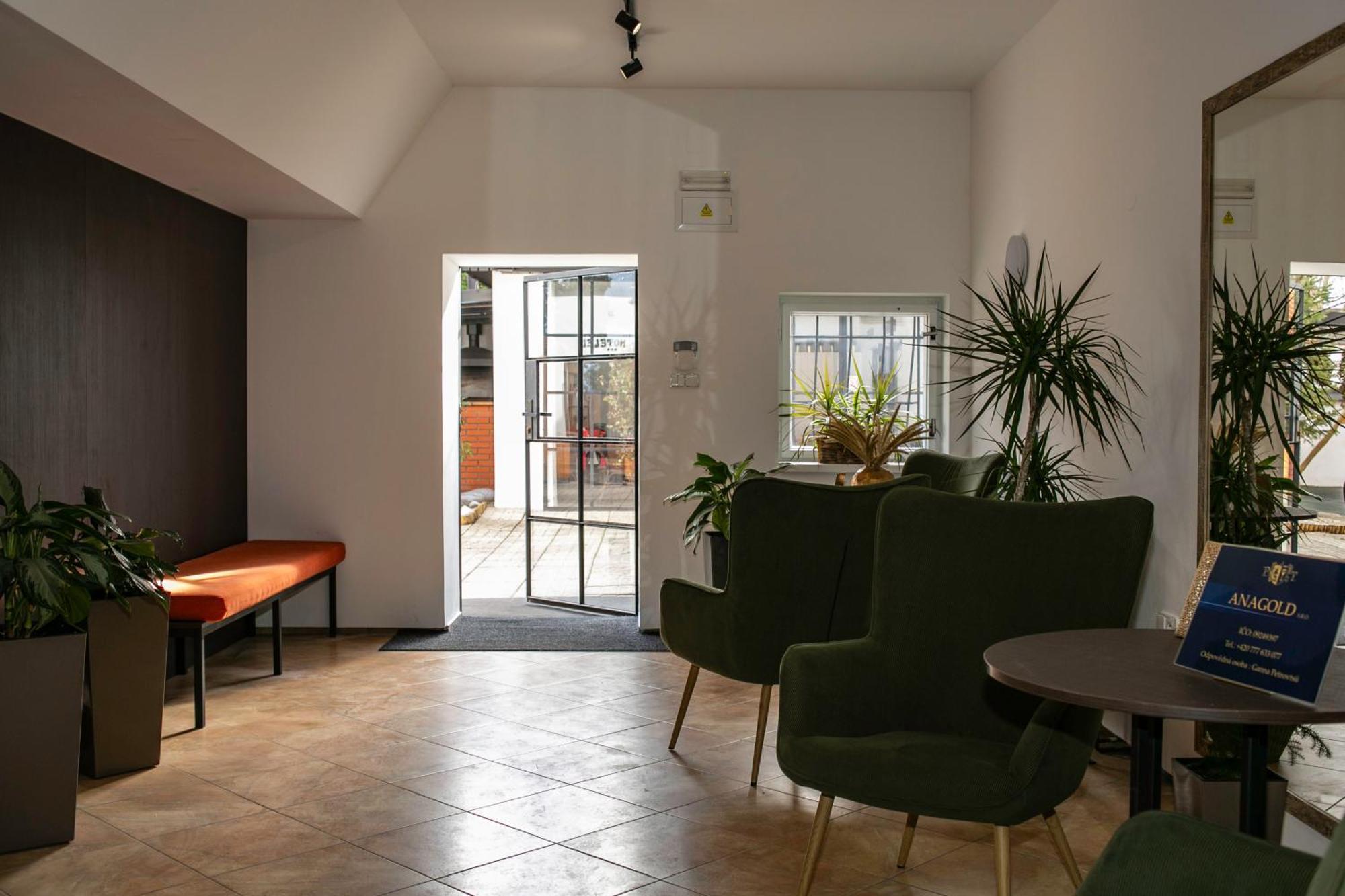 Golden Golem Hotel & Spa Prague Ngoại thất bức ảnh