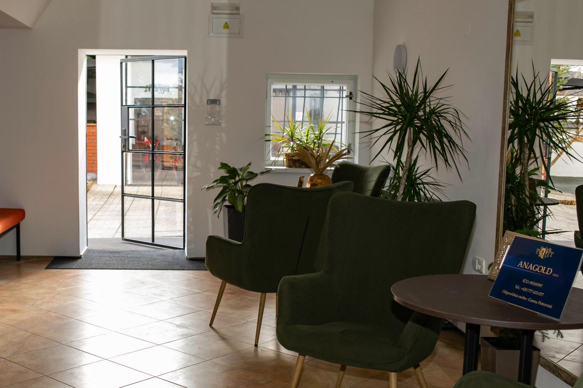 Golden Golem Hotel & Spa Prague Ngoại thất bức ảnh